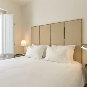 https://apartment-martim-moniz-tram-28.hotels-lisbon-portugal.com